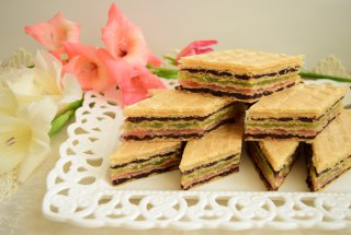 Desert napolitane cu crema de rahat si lamaie