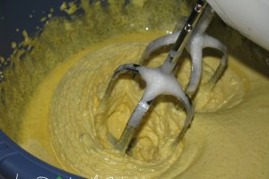 Tort de ciocolata alba cu banana