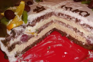 Desert tort aniversar cu turron si visinata