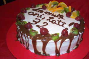 Desert tort aniversar cu turron si visinata