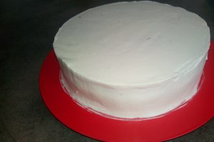 Desert tort aniversar cu turron si visinata