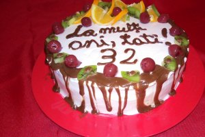 Desert tort aniversar cu turron si visinata