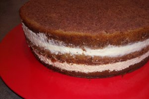 Desert tort aniversar cu turron si visinata