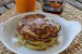 Desert pancakes cu afine si sirop de artar-3