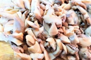 Salata de ciuperci, cu cartofi si smantana