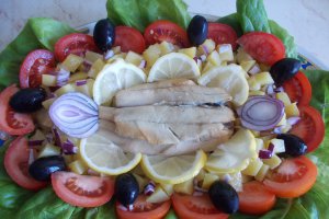 Salata de cartofi si file de hering