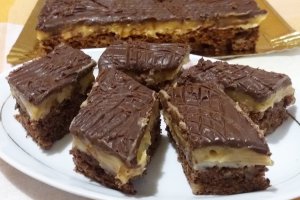 Desert Snickers Bars