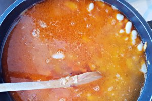 Fasole cu legume si leustean