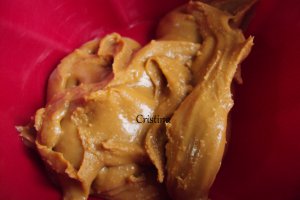 Desert crema de ciocolata cu unt de arahide