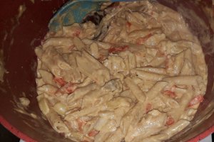 Penne cu pui si legume