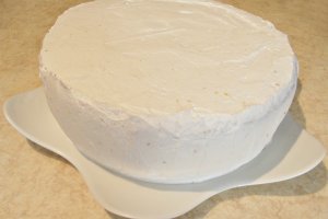 Desert tort cu arome de menta si lamaie, decorat cu fructe de padure - Reteta cu nr. 900