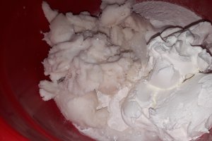 Desert cornulete fragede cu smantana si untura