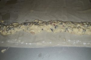 Desert placinta cu branza, stafide si coji confiate