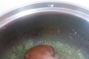 Ciuperci cu sos de usturoi