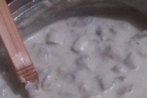 Ciuperci cu sos de usturoi