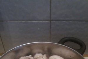 Ciuperci cu sos de usturoi