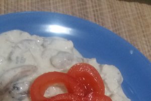 Ciuperci cu sos de usturoi