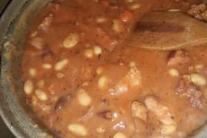 Fasole boabe cu ciolan si legume