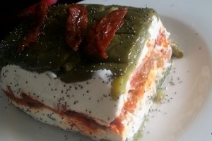 Aperitiv terina cu ardei si branza de vaci