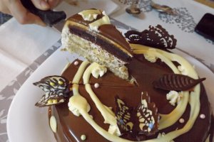 Desert tort de ciocolata si cafea cu glazura oglinda