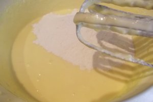 Desert briose cu visine si iaurt