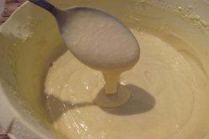 Desert briose cu visine si iaurt