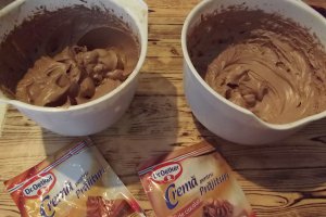 Desert briose cu visine si iaurt