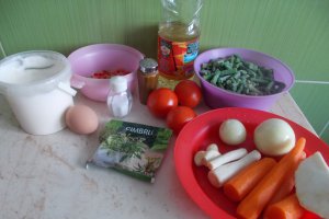 Ciorba de fasole verde, cu smantana si afumatura