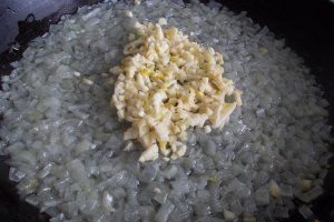Ciorba de fasole verde, cu smantana si afumatura