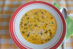 Ciorba de fasole verde, cu smantana si afumatura