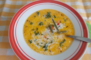 Ciorba de fasole verde, cu smantana si afumatura