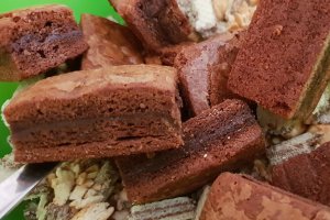 Desert salam de biscuiti cu napolitane