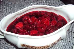 Desert chec cu sos de zmeura