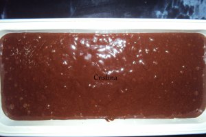 Desert chec cu glazura de ciocolata