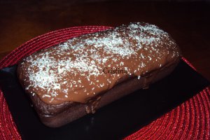 Desert chec cu glazura de ciocolata