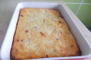 Budinca dulce, cu paste, branza de vaci si stafide