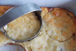 Budinca dulce, cu paste, branza de vaci si stafide