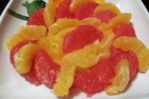 Salata de citrice cu sirop de rodie
