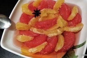 Salata de citrice cu sirop de rodie