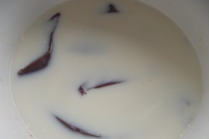 Ficat de porc in sos de vin, cu legume natur