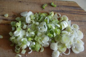 Ficat de porc in sos de vin, cu legume natur