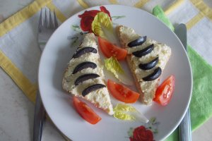 Aperitiv pasta tartinabila, cu oua si telemea