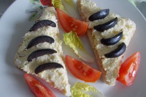 Aperitiv pasta tartinabila, cu oua si telemea