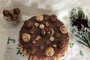 Tort Ferrero Rocher (1300 de retete)