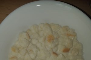 Chiftelute marinate in sos de rosii