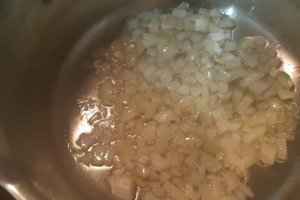 Chiftelute marinate in sos de rosii