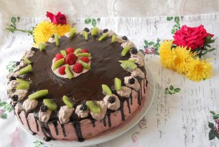 Desert tort cu crema de sampanie