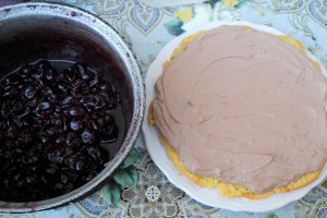 Desert tort cu cirese si ciocolata