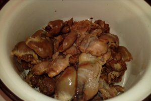 Fritata cu pipote si inimi de pui