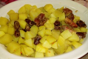 Fritata cu pipote si inimi de pui